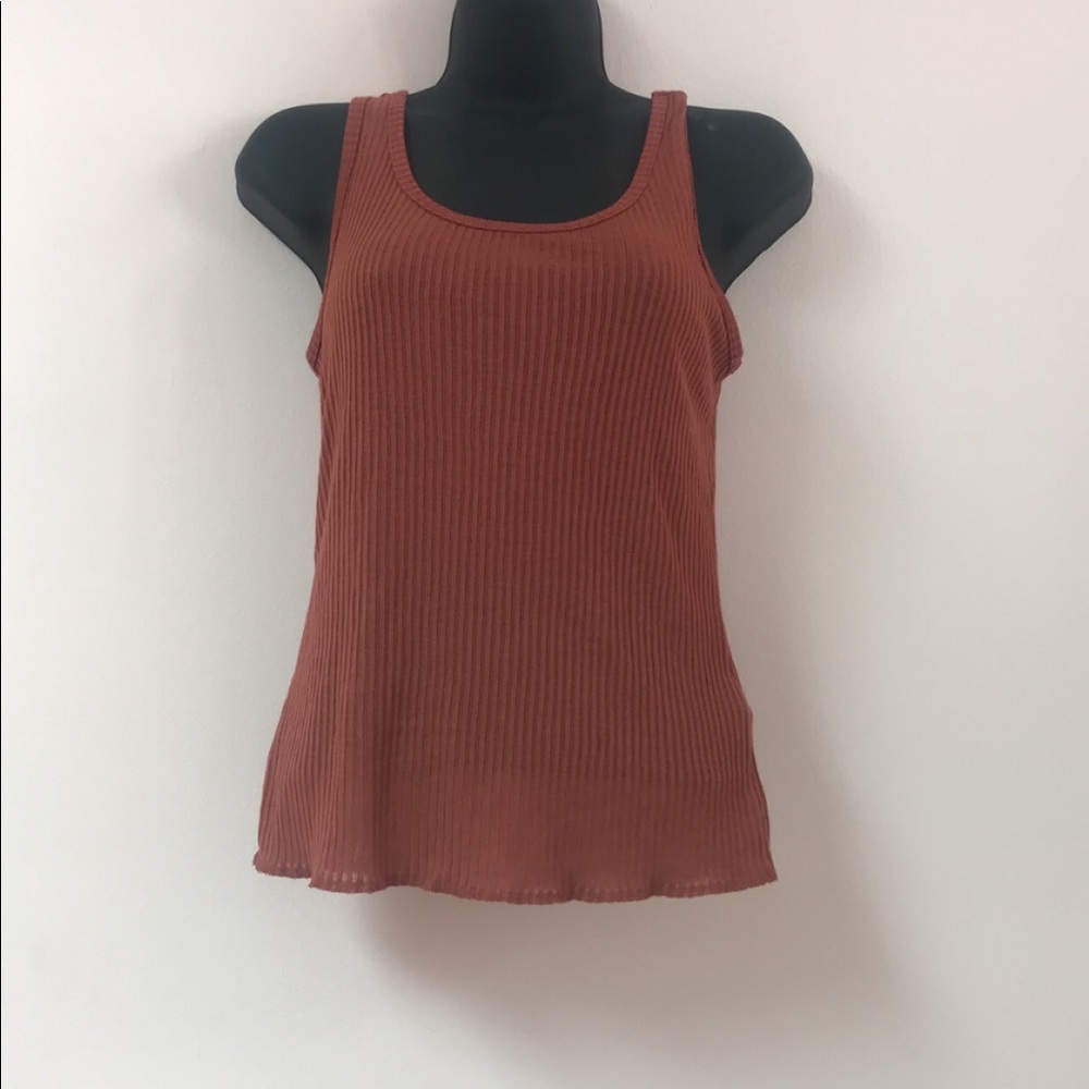 Tops - Picture 2 of 4